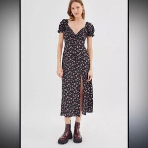 UO Kiss The Sky Floral Puff Sleeve Midi Dress, Size Large